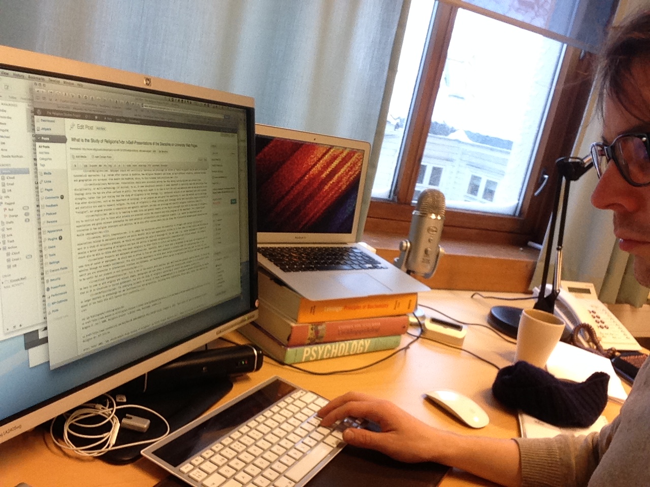Knut at work
