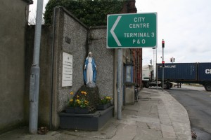 Statue of the Virgin Mary in Dublin City. Photo by Eoin O'Mahony. 